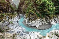 {isset($pic['title'])?$pic['title']:''}