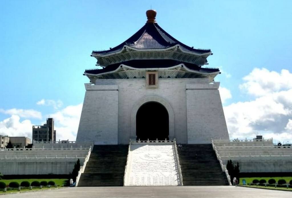 {isset($pic['title'])?$pic['title']:''}