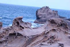 {isset($pic['title'])?$pic['title']:''}