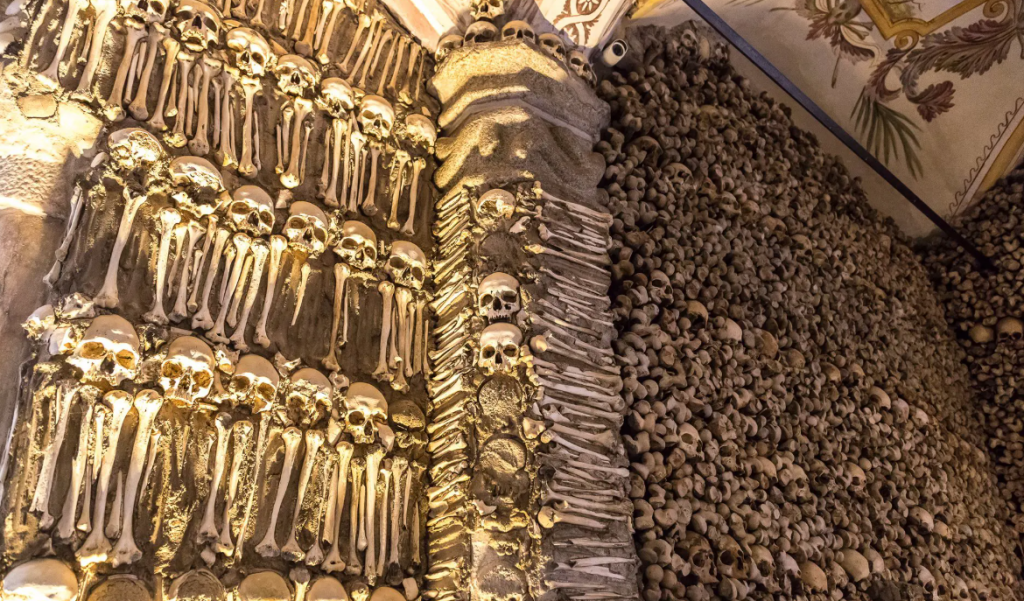 {isset($pic['title'])?$pic['title']:''}