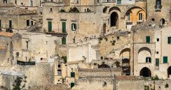 {isset($pic['title'])?$pic['title']:''}