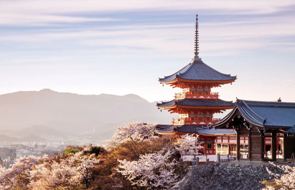 {isset($pic['title'])?$pic['title']:''}