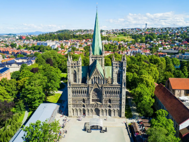 {isset($pic['title'])?$pic['title']:''}