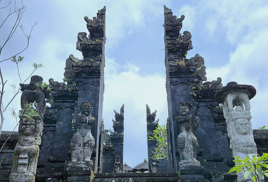 {isset($pic['title'])?$pic['title']:''}