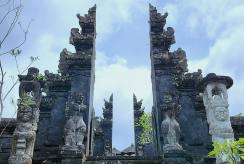 {isset($pic['title'])?$pic['title']:''}