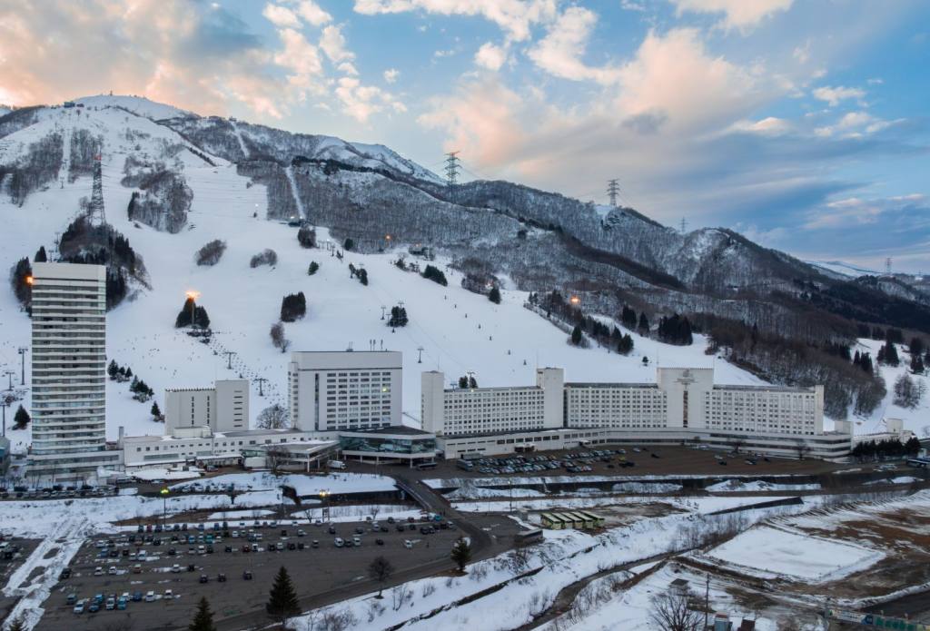 {isset($pic['title'])?$pic['title']:''}