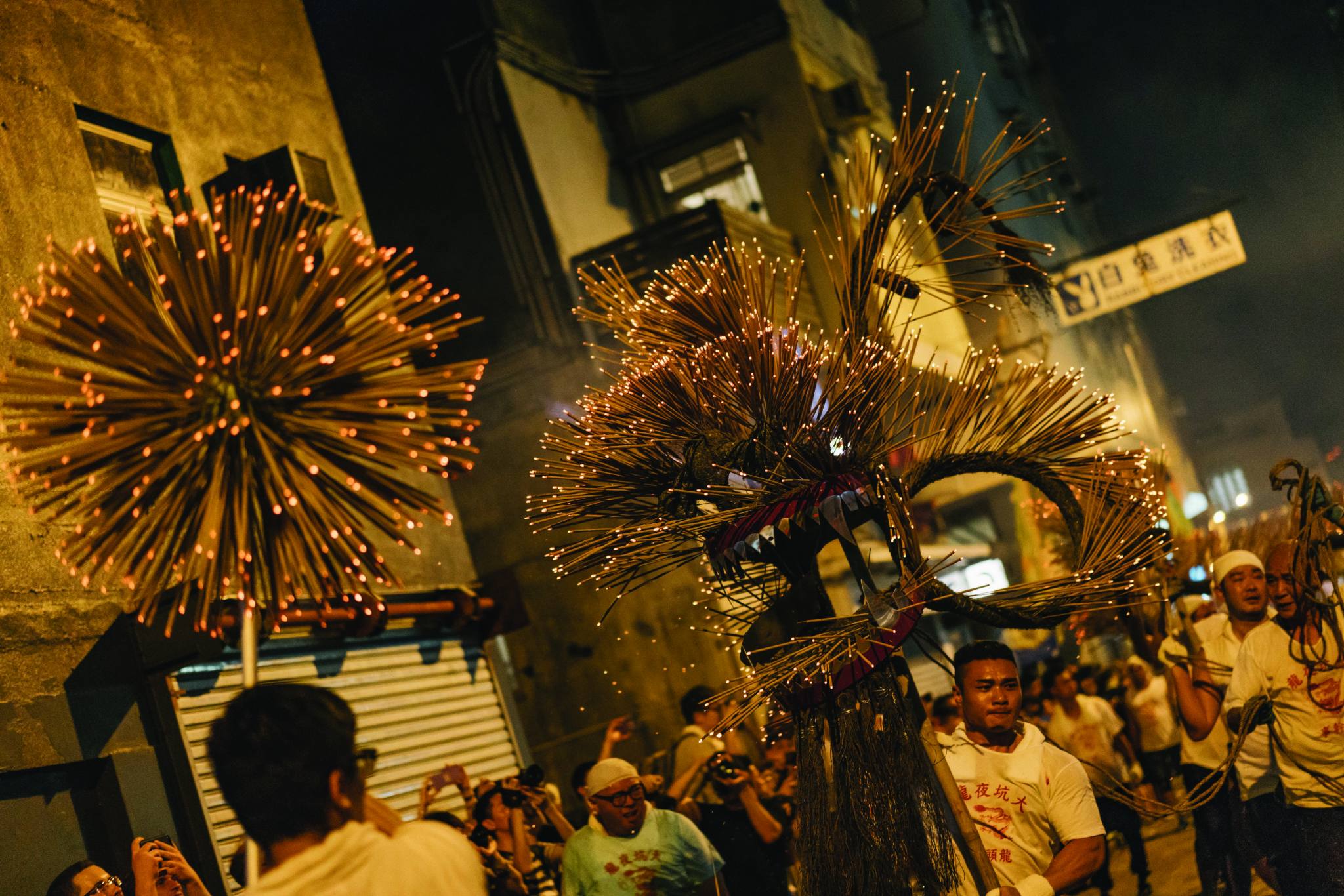 {isset($pic['title'])?$pic['title']:''}