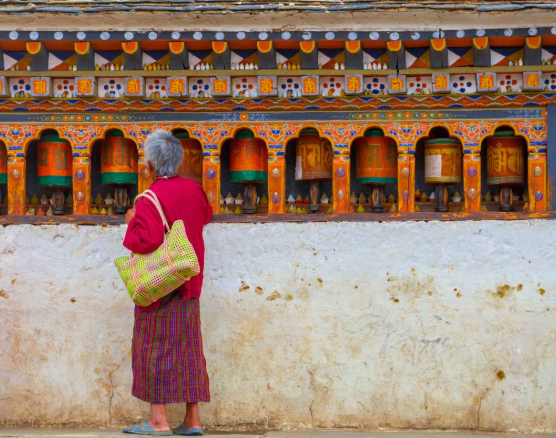 {isset($pic['title'])?$pic['title']:''}