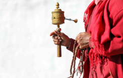 {isset($pic['title'])?$pic['title']:''}