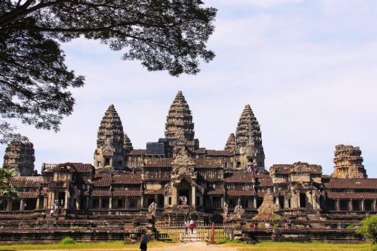 {isset($pic['title'])?$pic['title']:''}